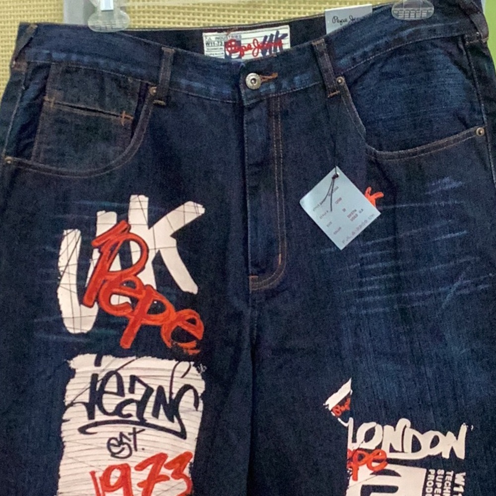 Pepe Jean shorts with Graphic Print